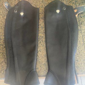 Brand New Ariat Monaco Half Chap (Size XS)